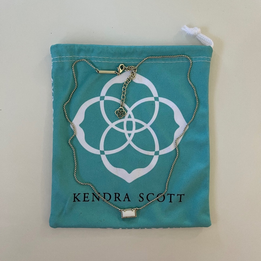 Kendra Scott Gold Short Pendant Necklace
